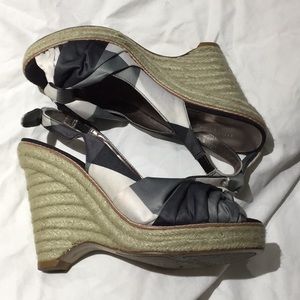 Nine West 8.5m buffalo black while plaid wedge guc